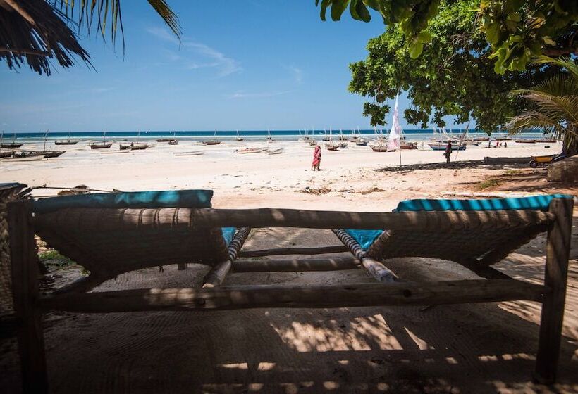 هتل Ocean Breeze Lodge