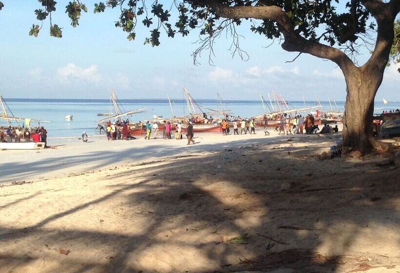 هتل Ocean Breeze Lodge