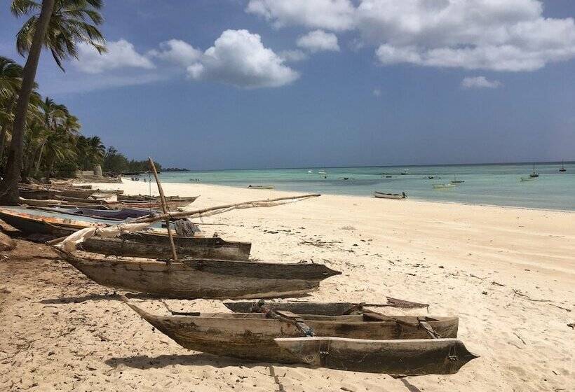 هتل Ocean Breeze Lodge