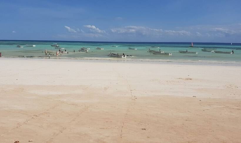 هتل Ocean Breeze Lodge