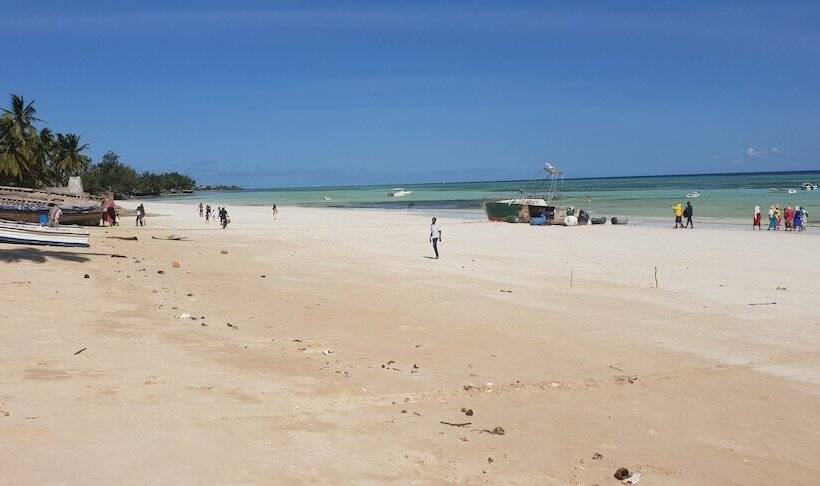 هتل Ocean Breeze Lodge