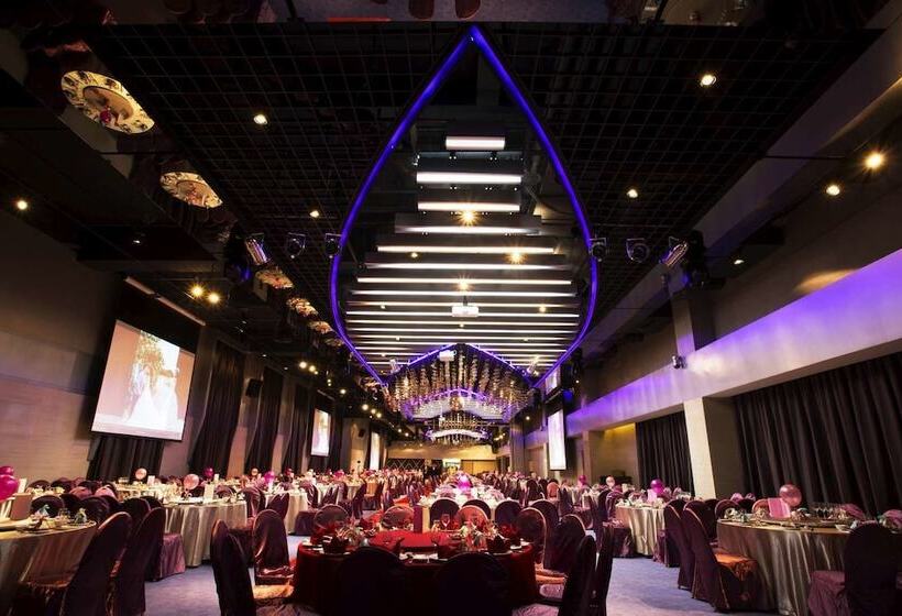 هتل Orchard Park  New Wing