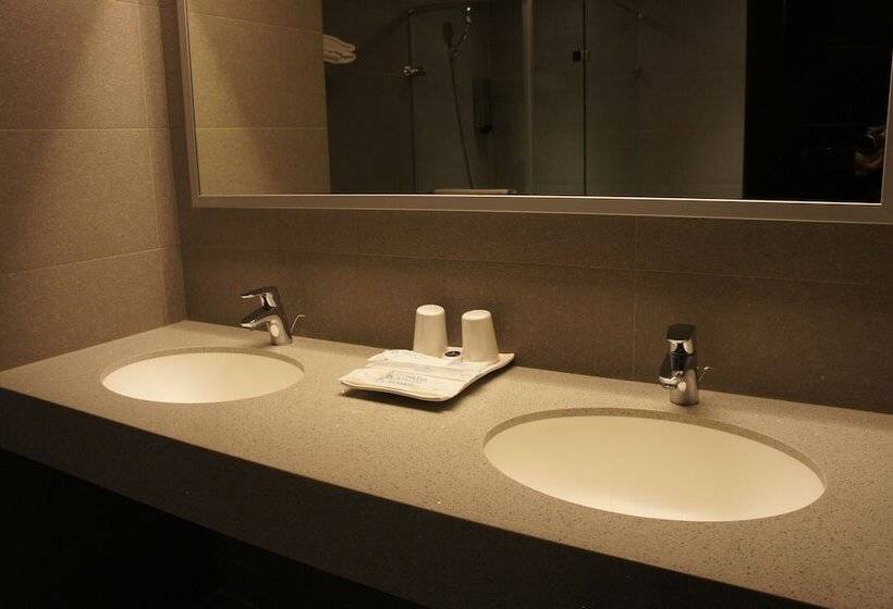 هتل Orchard Park  New Wing