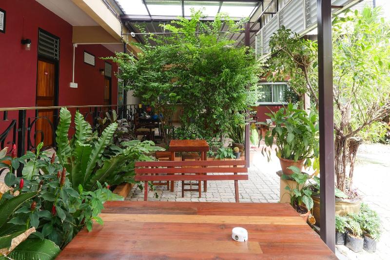 هتل Pakdee House