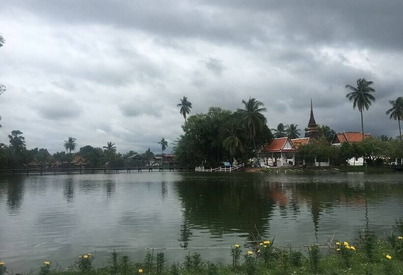هتل Resting Place Hostel