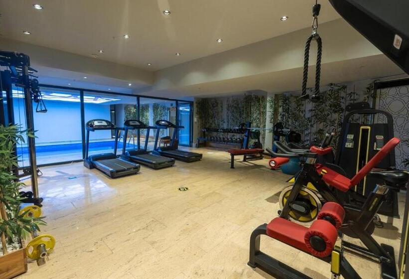 Fotos del hotel Tryp By Wyndham Istanbul Sancaktepe:  75