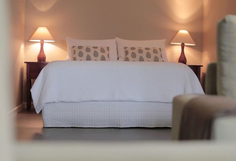 هتل Villa Apartments Westside