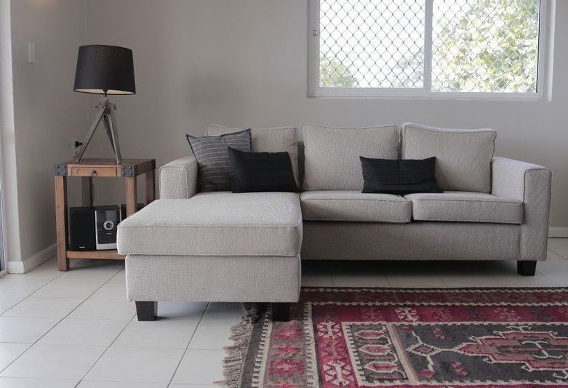 هتل Villa Apartments Westside