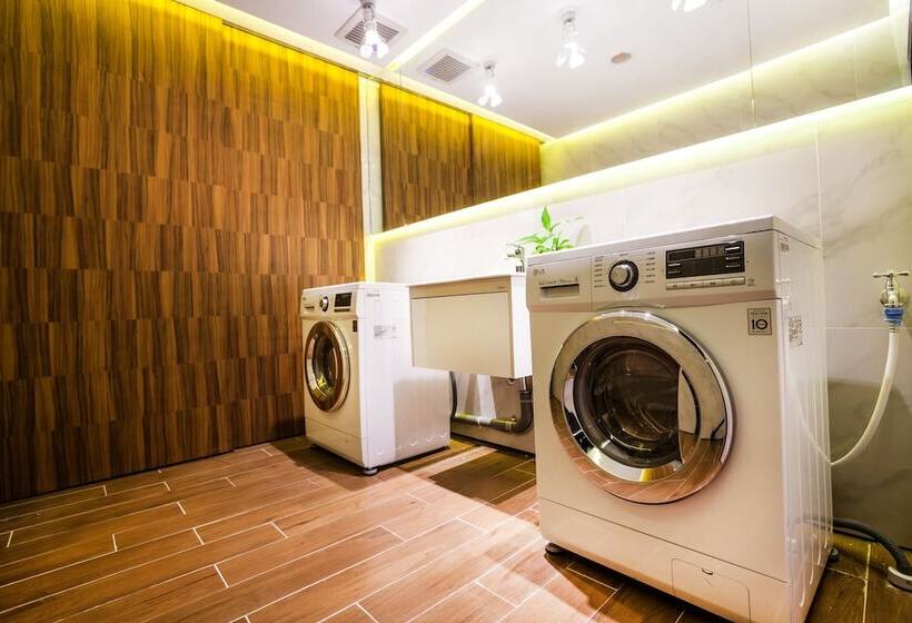 Six Star Motel  Taoyuan