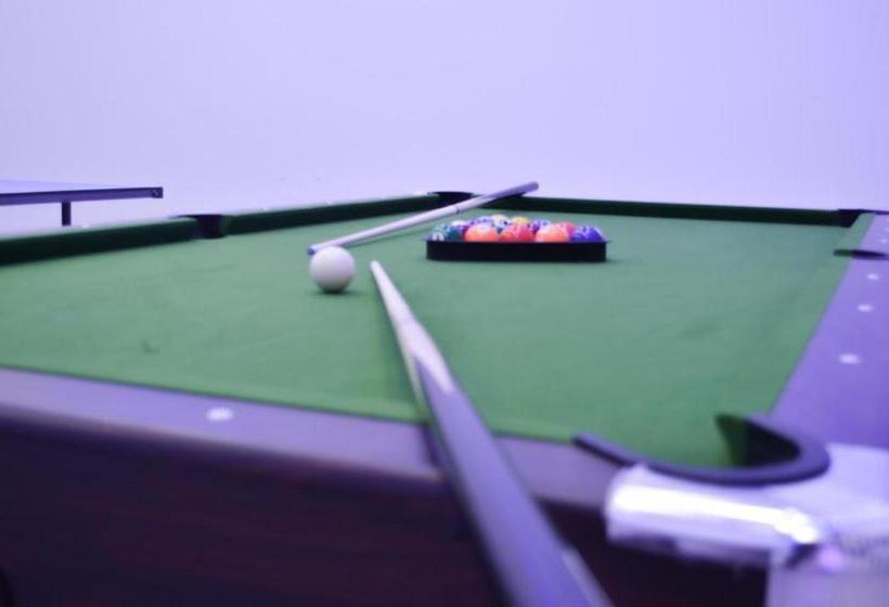 هتل Bram Suites