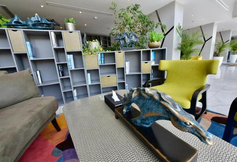 هتل Bram Suites