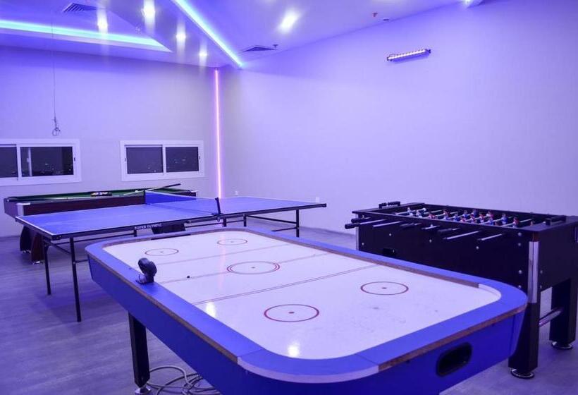 هتل Bram Suites