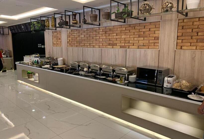 هتل Bram Suites