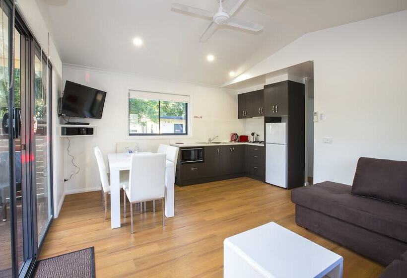 فندق All Seasons Houseboats