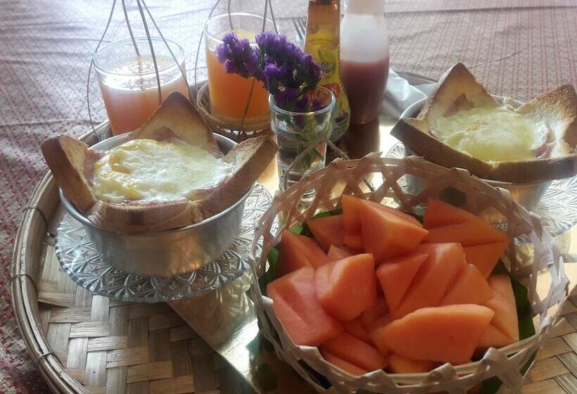 هتل Bann Tawan Hostel Chiang Rai