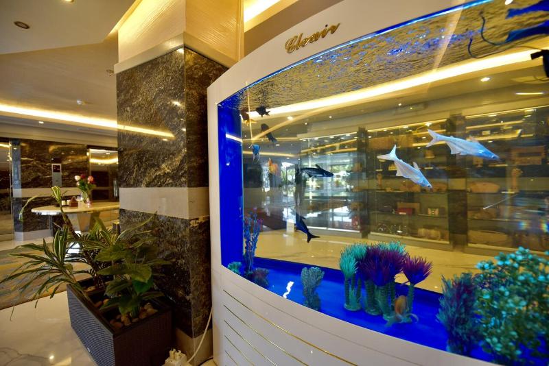 هتل Bram Suites