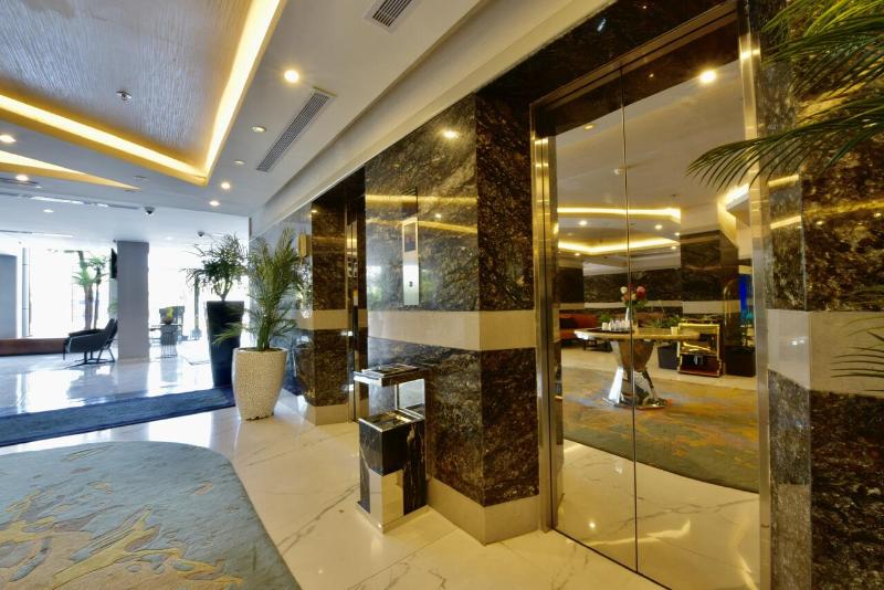 هتل Bram Suites