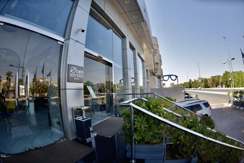 هتل Bram Suites