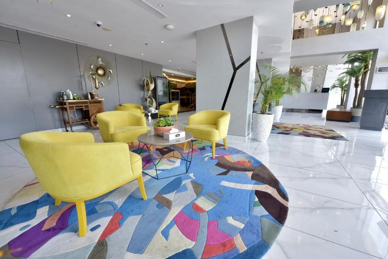 هتل Bram Suites