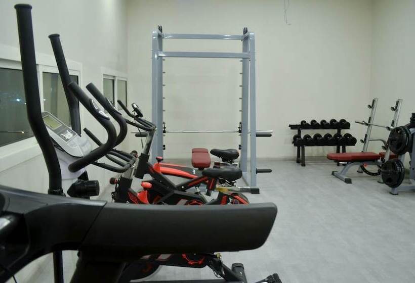 هتل Bram Suites