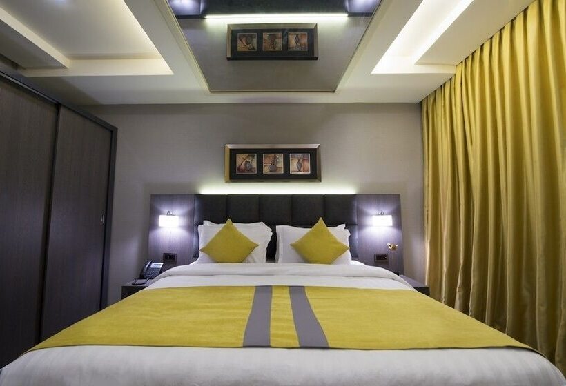 هتل Bram Suites