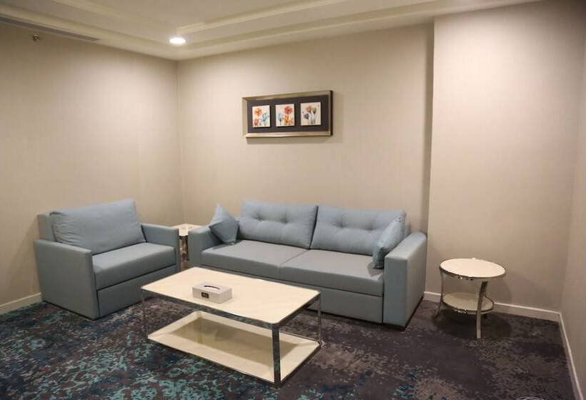 هتل Bram Suites