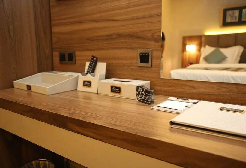 هتل Bram Suites