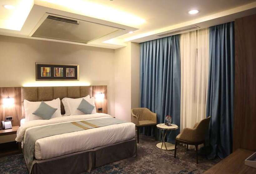 هتل Bram Suites
