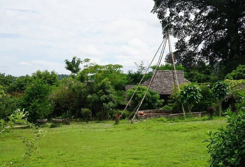 هتل Jiang Lha Village