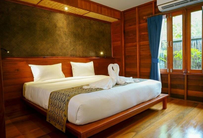 בית מלון כפרי Khanom Cabana Beach Resort