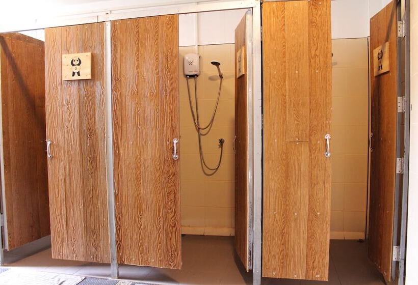 בית מלון כפרי Mad Panda Hostel