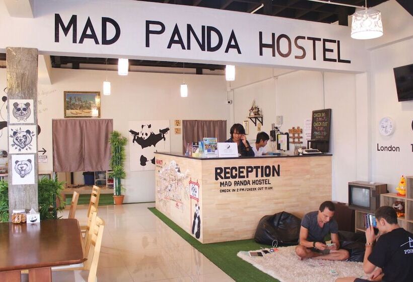 בית מלון כפרי Mad Panda Hostel