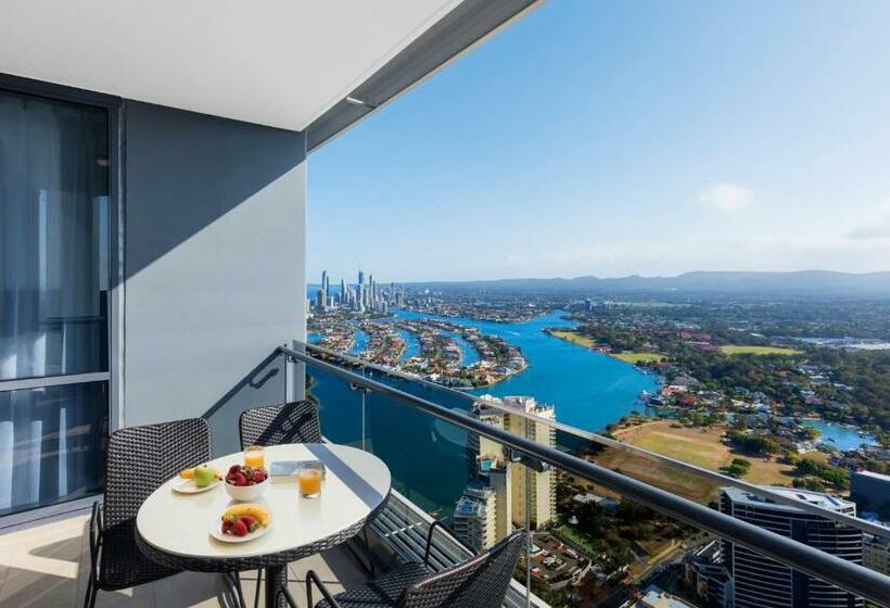 هتل Meriton Suites Southport