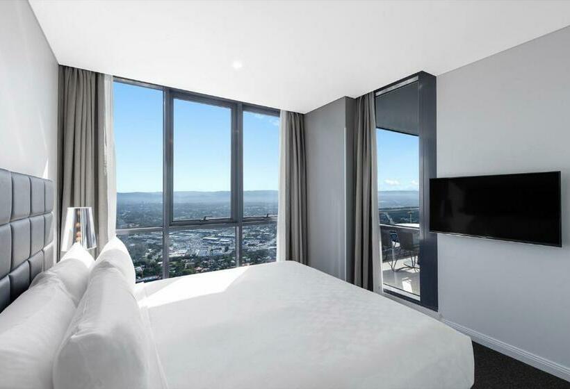 هتل Meriton Suites Southport