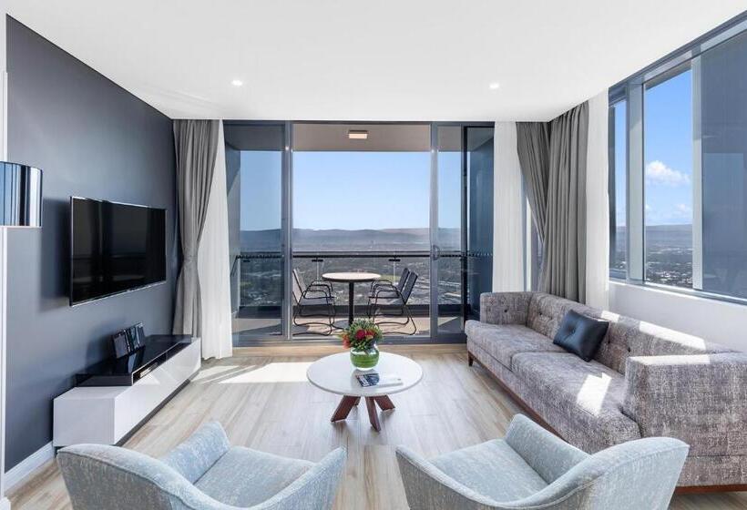 هتل Meriton Suites Southport