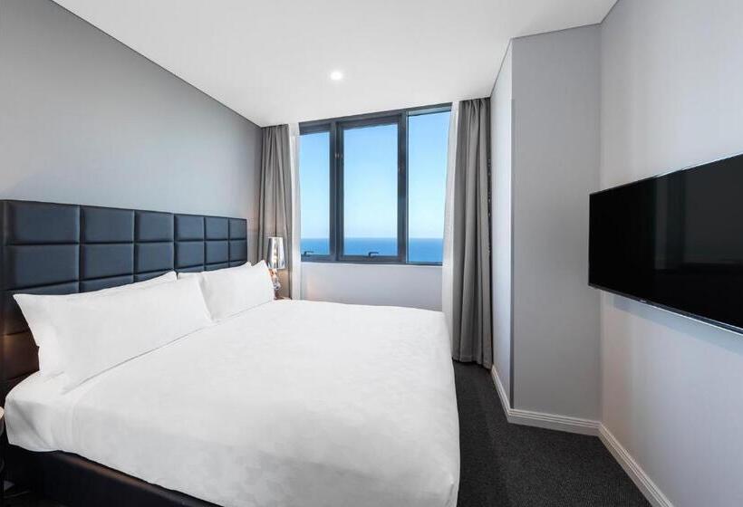هتل Meriton Suites Southport
