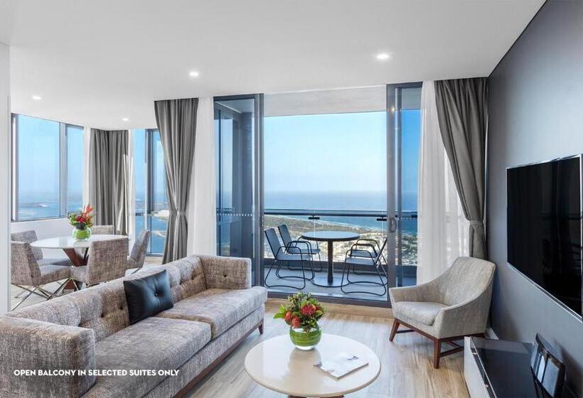 هتل Meriton Suites Southport