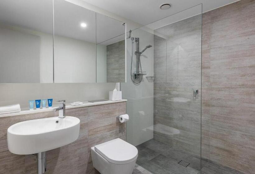 هتل Meriton Suites Southport