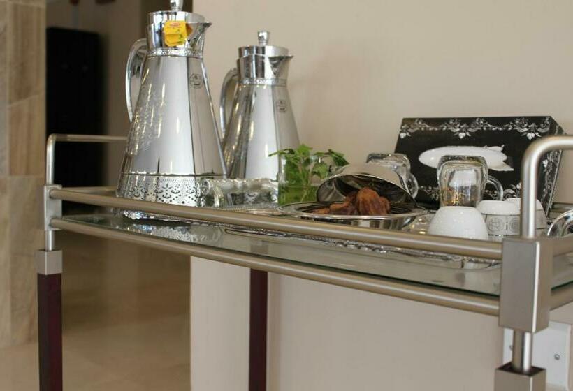 Отель Plaza Home