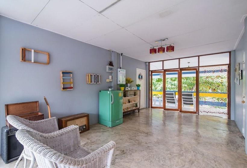 בית מלון כפרי Surf House Hua Hin