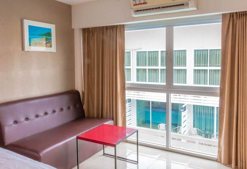 هتل Villa Pool Lay Resort Pattaya