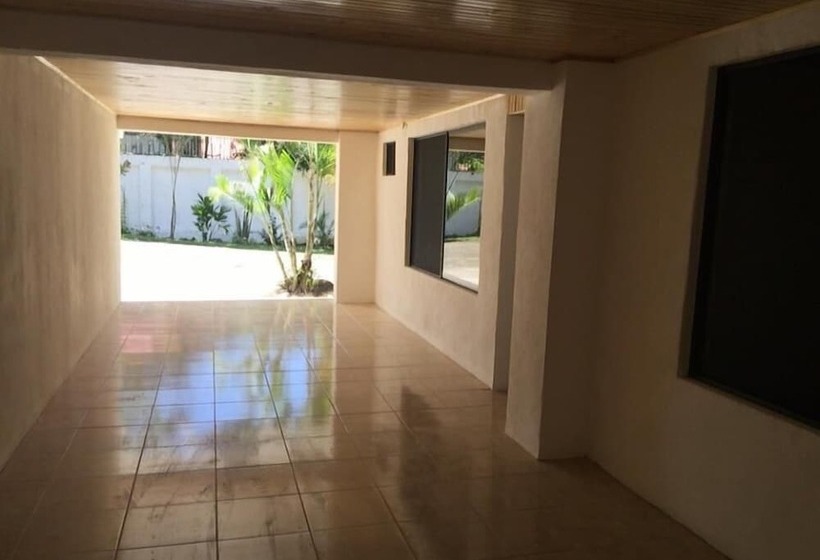هتل Manuel Antonio Hostel Resort