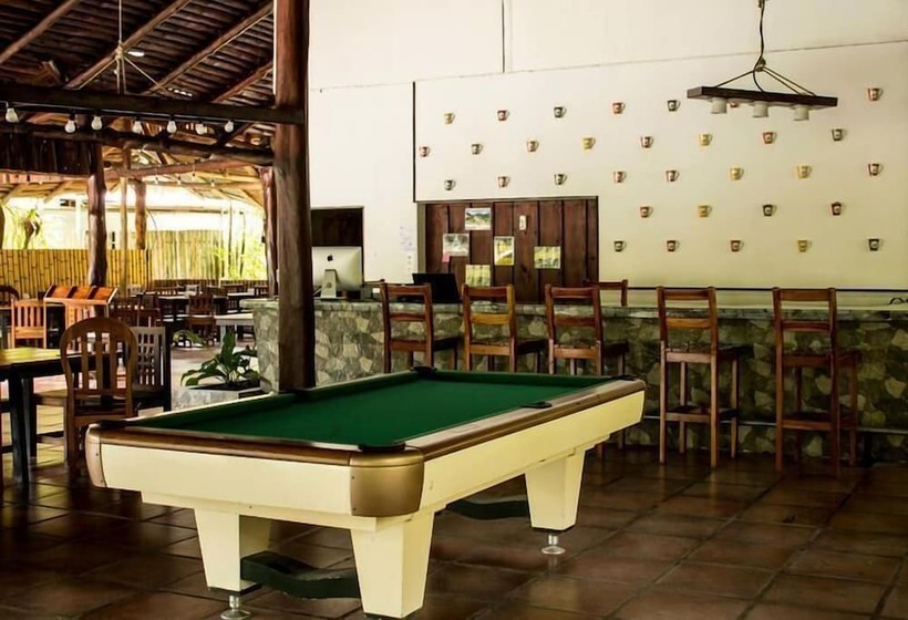 هتل Manuel Antonio Hostel Resort