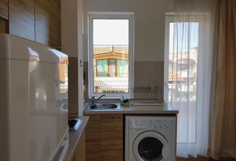 Отель Guest Apartments Salena