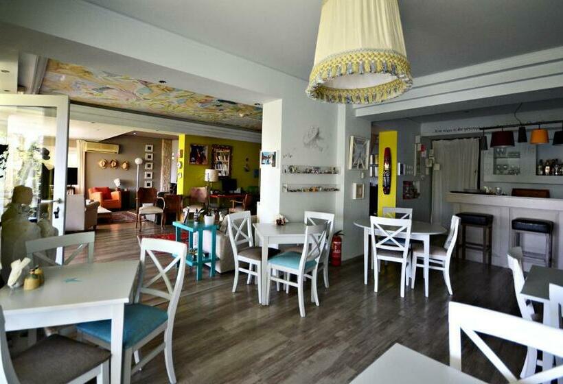 ホテル Guesthouse Vissinokipos   Biker Friendly   Motorrad