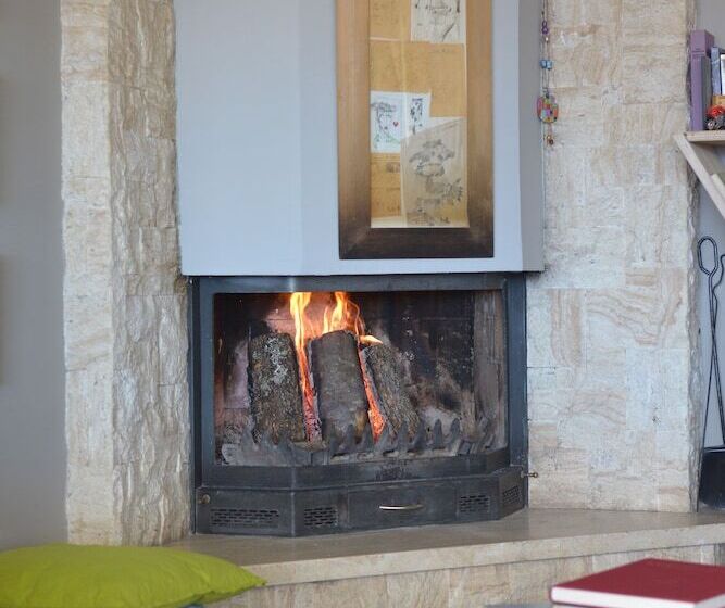 ホテル Guesthouse Vissinokipos   Biker Friendly   Motorrad