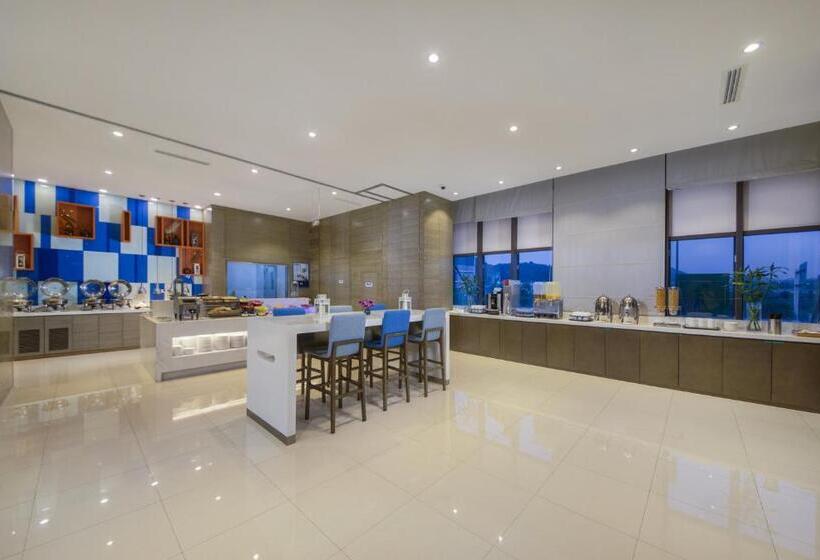 فندق Holiday Inn Express Guian Yungu, An Ihg