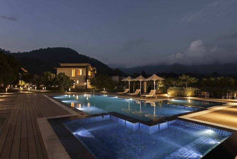 هتل Lemon Tree Premier Corbett
