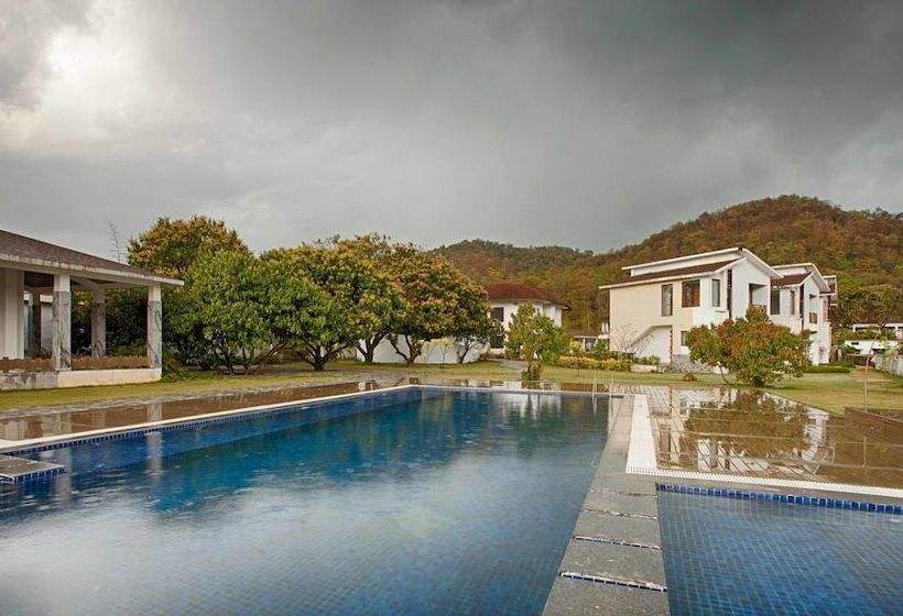 هتل Lemon Tree Premier Corbett