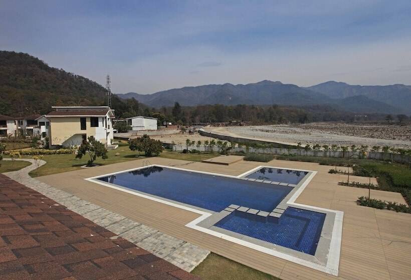 هتل Lemon Tree Premier Corbett